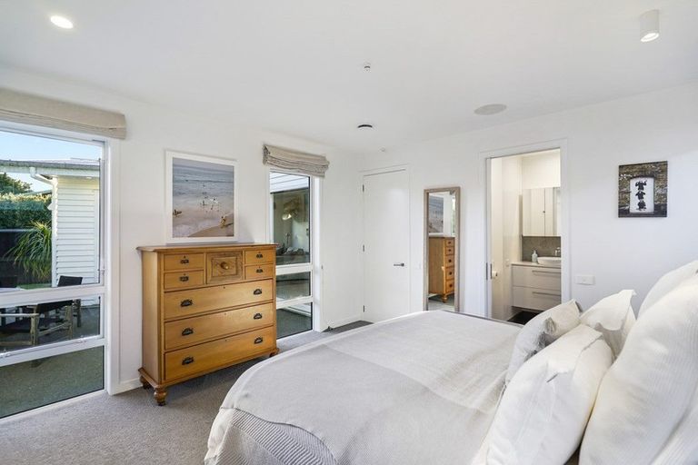 Photo of property in 24 Motuora Road, Manly, Whangaparaoa, 0930