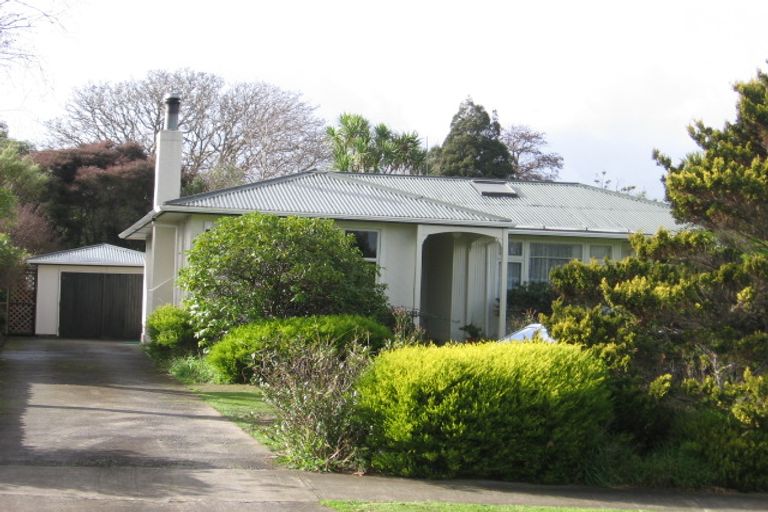 Photo of property in 12 Epsom Road, Hokowhitu, Palmerston North, 4410