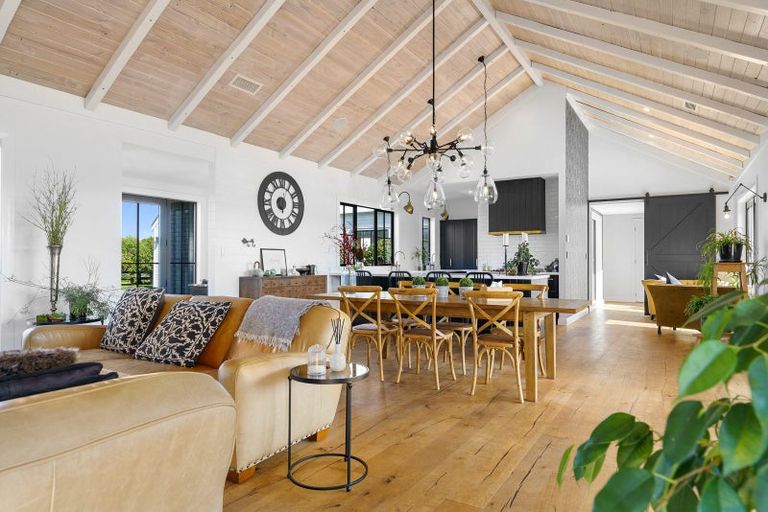 Photo of property in 3/45 Saint Kilda Road, Cambridge, 3434