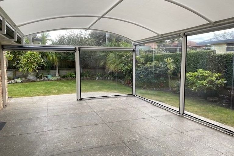 Photo of property in 3 Berkshire Terrace, Massey, Auckland, 0614