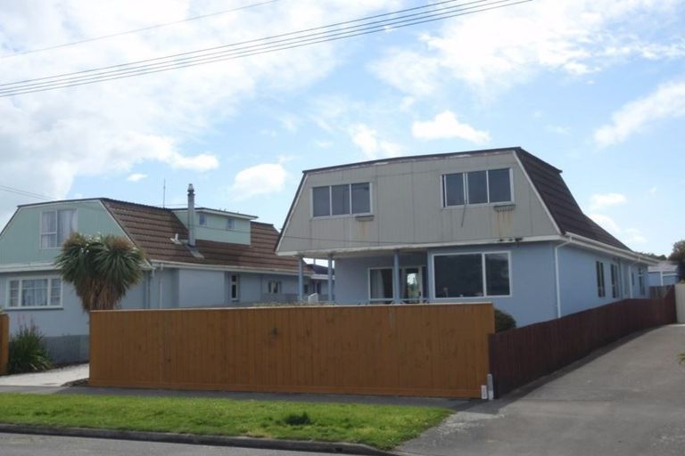 Photo of property in 213 Estuary Road, South New Brighton, Christchurch, 8062