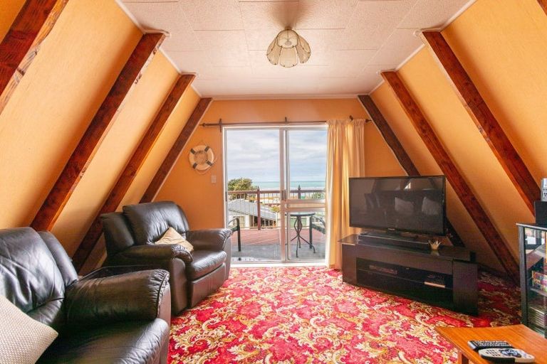 Photo of property in 70 Akitio Esplanade, Akitio, Pongaroa, 4991