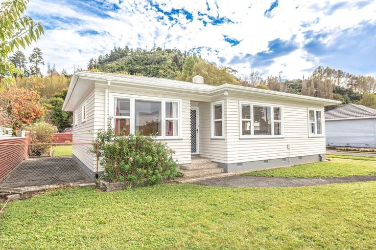 Photo of property in 102 Paterson Street, Aramoho, Whanganui, 4500