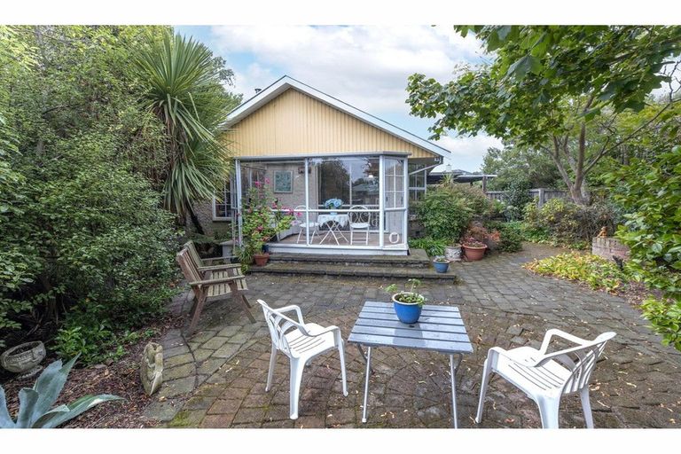 Photo of property in 3 Leeman Place, Redwood, Christchurch, 8051