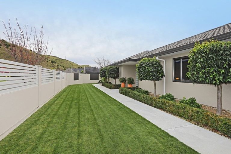 Photo of property in 9 Pinotage Drive, Greenmeadows, Napier, 4112