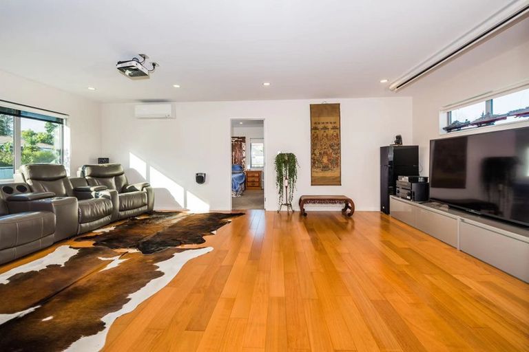 Photo of property in 6a Mchardy Place, Glenfield, Auckland, 0627