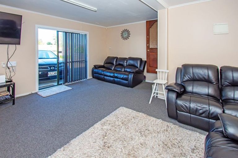 Photo of property in 581 Massey Road, Mangere, Auckland, 2022