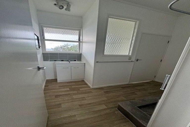 Photo of property in 282 Great North Road, Henderson, Auckland, 0612