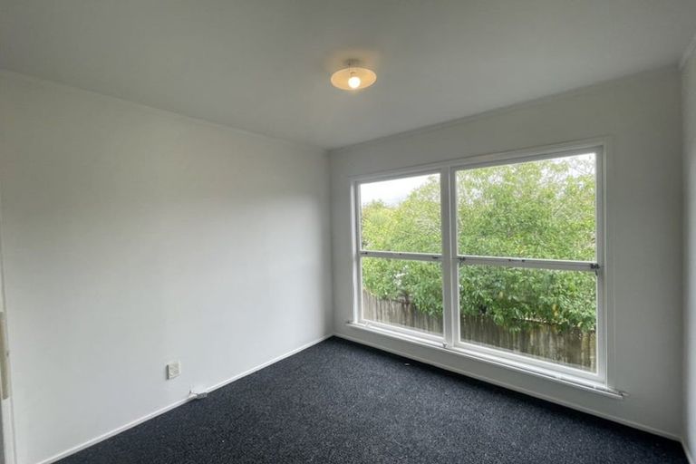 Photo of property in 30 Ramillies Place, Glenfield, Auckland, 0629
