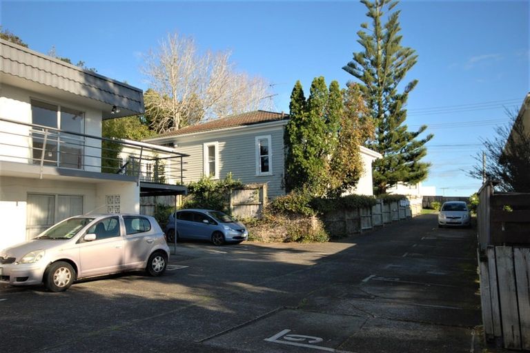 Photo of property in 8/19a Verbena Road, Birkdale, Auckland, 0626