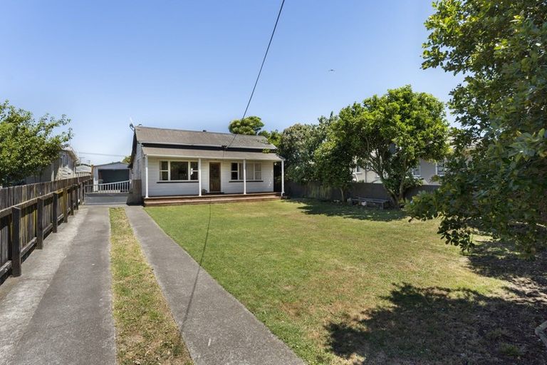 Photo of property in 79 Cracroft Street, Waitara, 4320