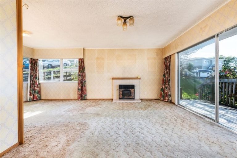 Photo of property in 15 Camelot Place, Glenfield, Auckland, 0629