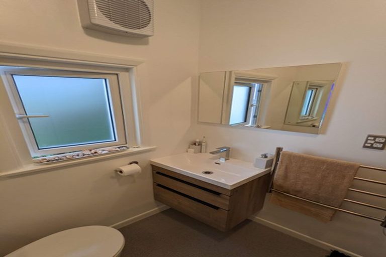 Photo of property in 8/71 Garden Road, Northland, Wellington, 6012