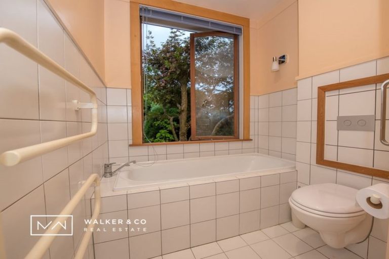 Photo of property in 23 Golf Road, Heretaunga, Upper Hutt, 5018