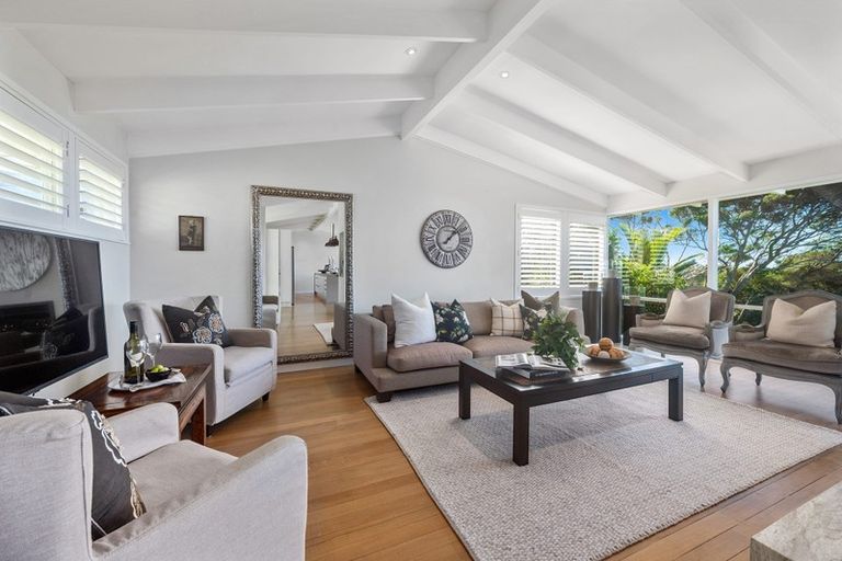 Photo of property in 32 Seaview Avenue, Northcote, Auckland, 0627