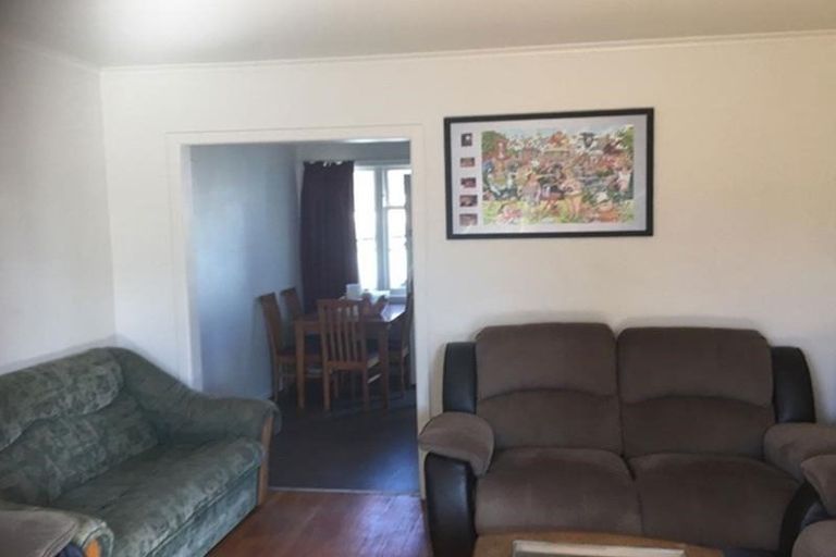 Photo of property in 24 Leonard Road, Mount Wellington, Auckland, 1060