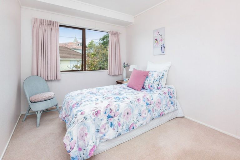 Photo of property in 2/24 Parkhill Road, Mellons Bay, Auckland, 2014