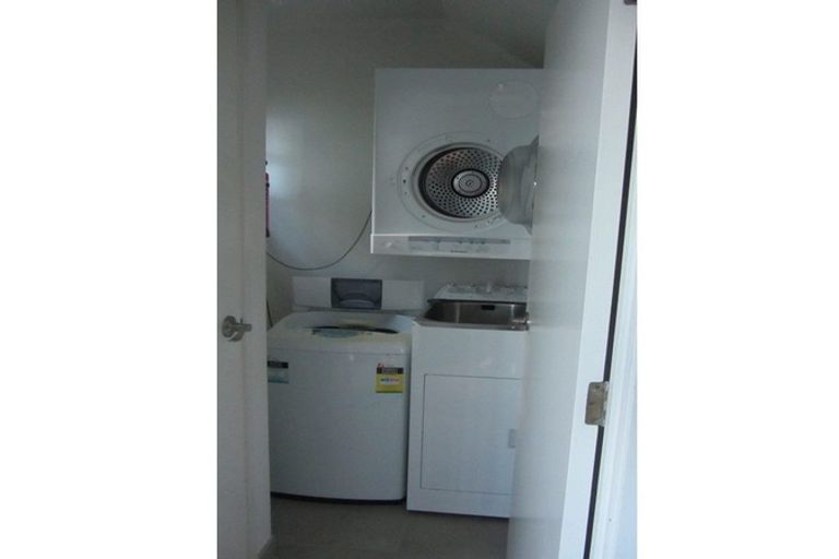 Photo of property in 71b Rosecamp Road, Beach Haven, Auckland, 0626