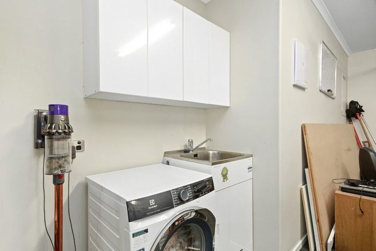 Photo of property in 13 Madeira Close, Whitby, Porirua, 5024