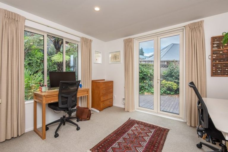 Photo of property in 23 Alexandra Road, Roseneath, Wellington, 6021