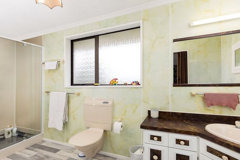 Photo of property in 23 Timaru Road, Waimate, 7924