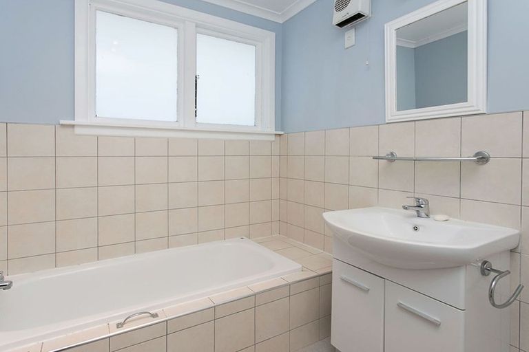 Photo of property in 103 Bassett Street, Burwood, Christchurch, 8083