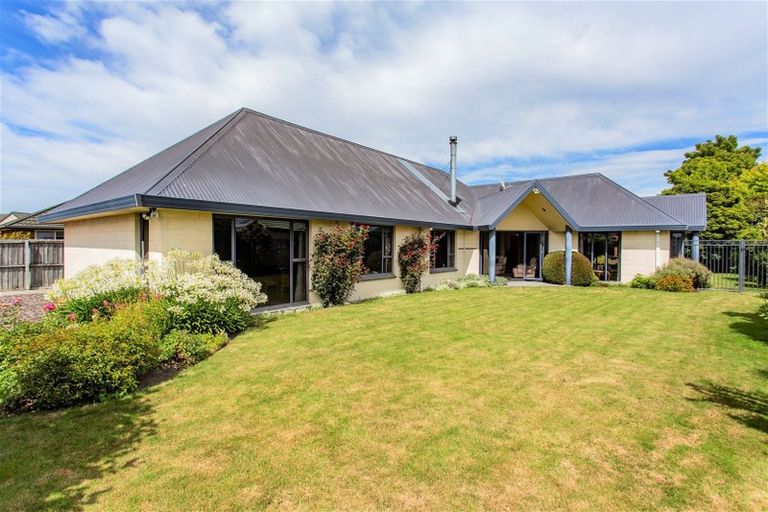 Photo of property in 4 Carmana Gardens, Rangiora, 7400