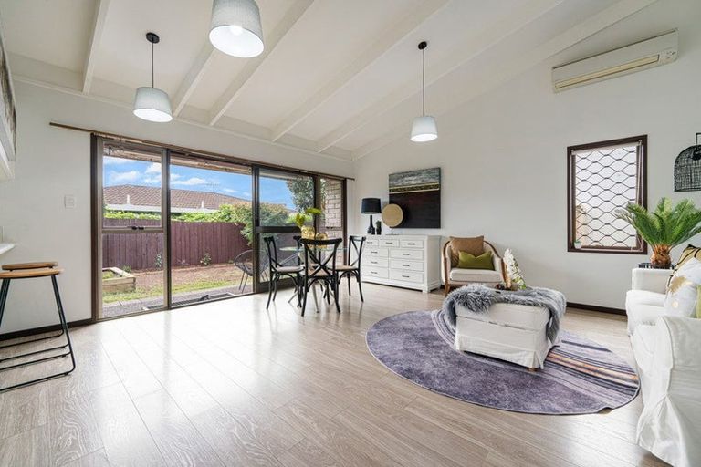 Photo of property in 2/35 Swanson Road, Henderson, Auckland, 0610