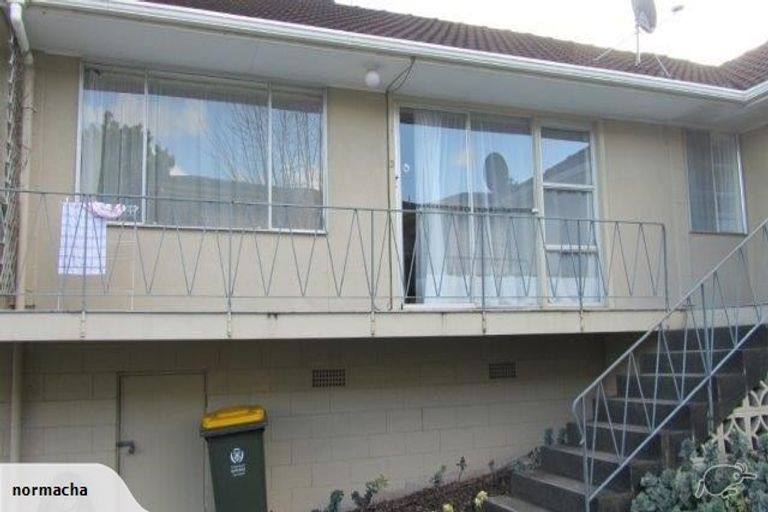 Photo of property in 3/20 Parkhill Road, Mellons Bay, Auckland, 2014