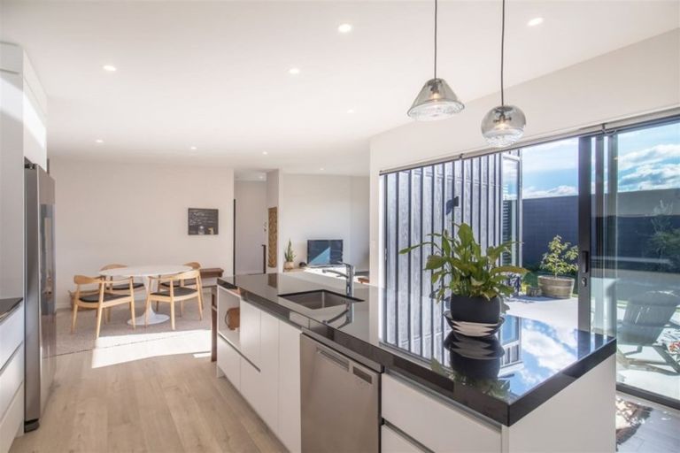 Photo of property in 7 Stackbrae Avenue, Wanaka, 9305