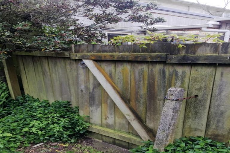 Photo of property in 94 Tannadyce Street, Strathmore Park, Wellington, 6022