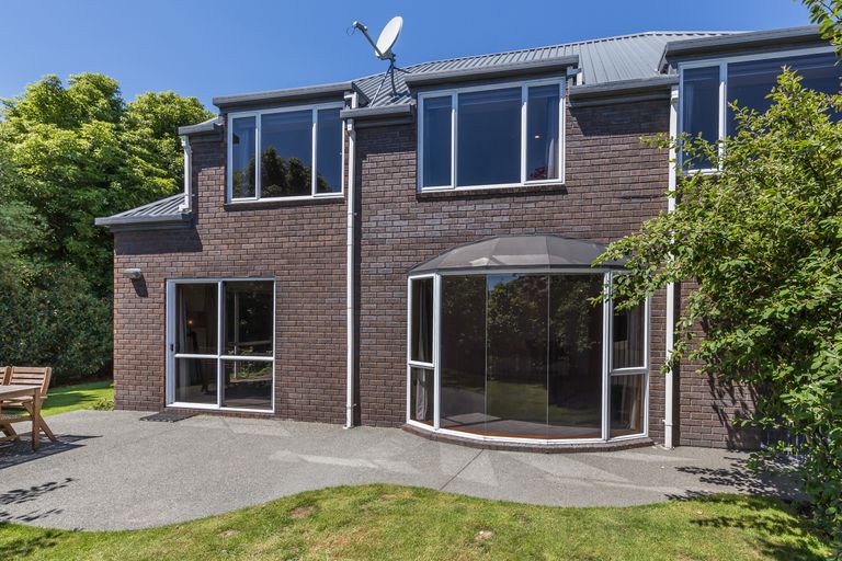 Photo of property in 376a Memorial Avenue, Burnside, Christchurch, 8053