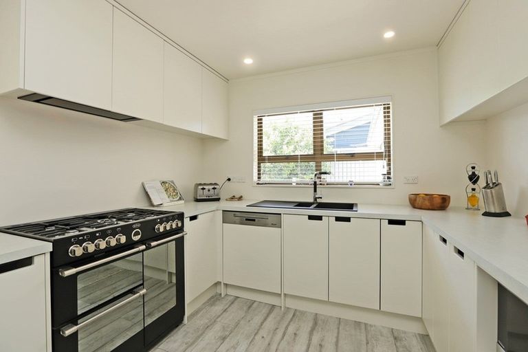 Photo of property in 15 Swansea Place, Tamatea, Napier, 4112