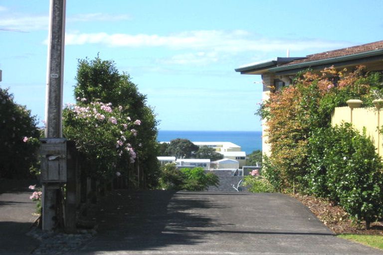 Photo of property in 1/207 East Coast Road, Castor Bay, Auckland, 0620