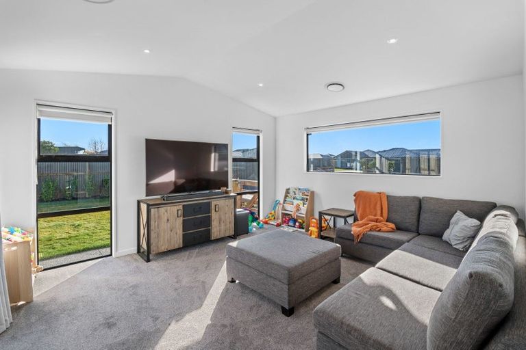 Photo of property in 6 Maleny Lane, Rolleston, 7615