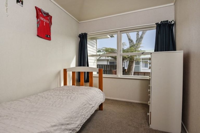 Photo of property in 1/66 Mcdowell Crescent, Hillcrest, Auckland, 0627