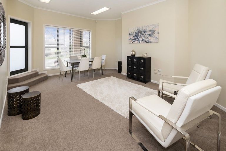 Photo of property in 1 St Elmo Rise, Shamrock Park, Auckland, 2016