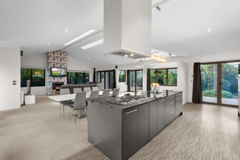 Photo of property in 50 Jeffreys Road, Fendalton, Christchurch, 8052