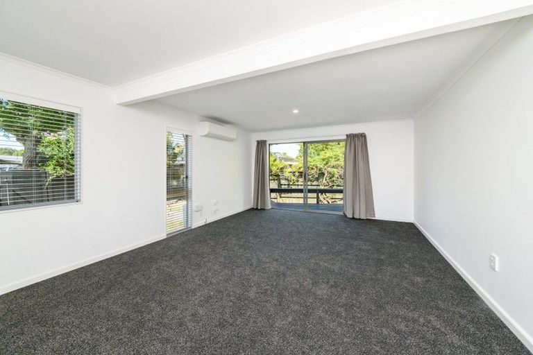 Photo of property in 8 Spilman Place, Awapuni, Palmerston North, 4412