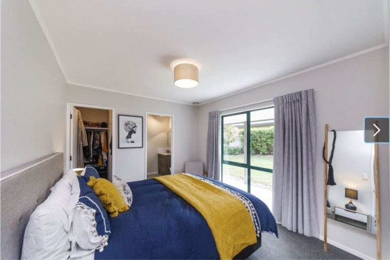 Photo of property in 102 Roberts Line, Kelvin Grove, Palmerston North, 4414