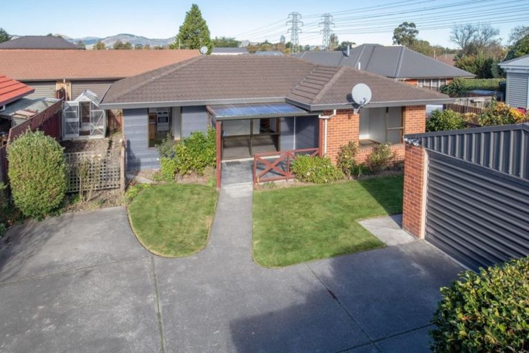 Photo of property in 2/83 Middlepark Road, Sockburn, Christchurch, 8042
