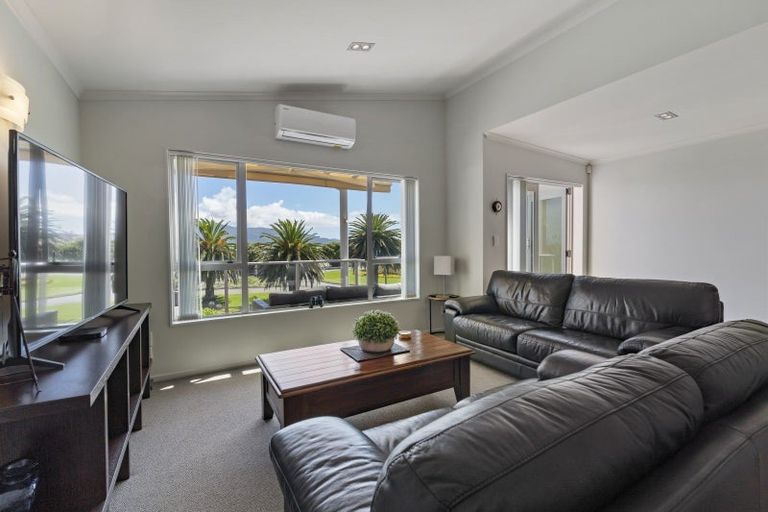 Photo of property in 4/1 Marine Parade, Paraparaumu Beach, Paraparaumu, 5032