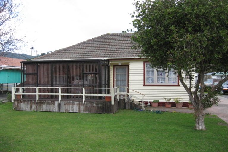 Photo of property in 77 Wellington Road, Wainuiomata, Lower Hutt, 5014