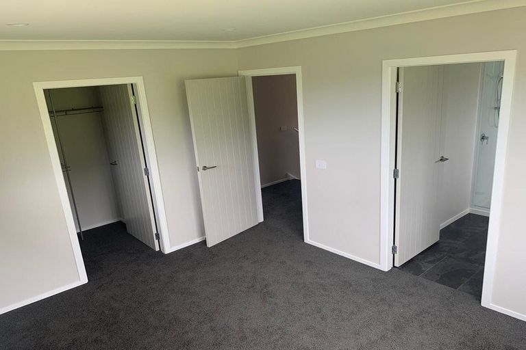 Photo of property in 118 Melksham Drive, Churton Park, Wellington, 6037