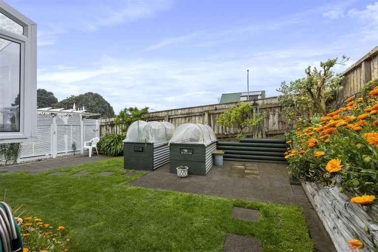 Photo of property in 1a Walmer Grove, Bell Block, New Plymouth, 4312