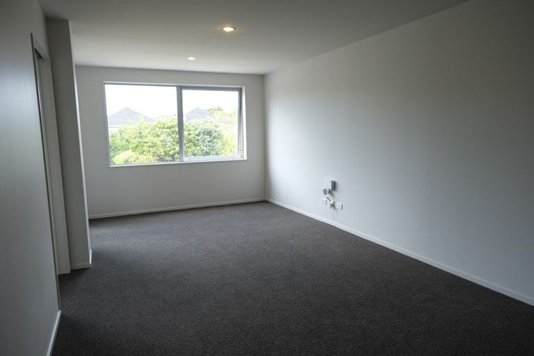 Photo of property in 2/18 Shakespeare Road, Milford, Auckland, 0620