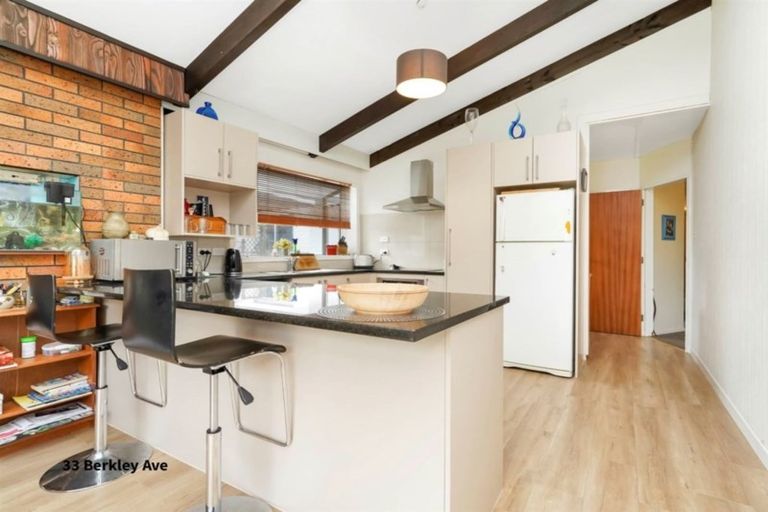 Photo of property in 33 Berkley Avenue, Hillcrest, Hamilton, 3216