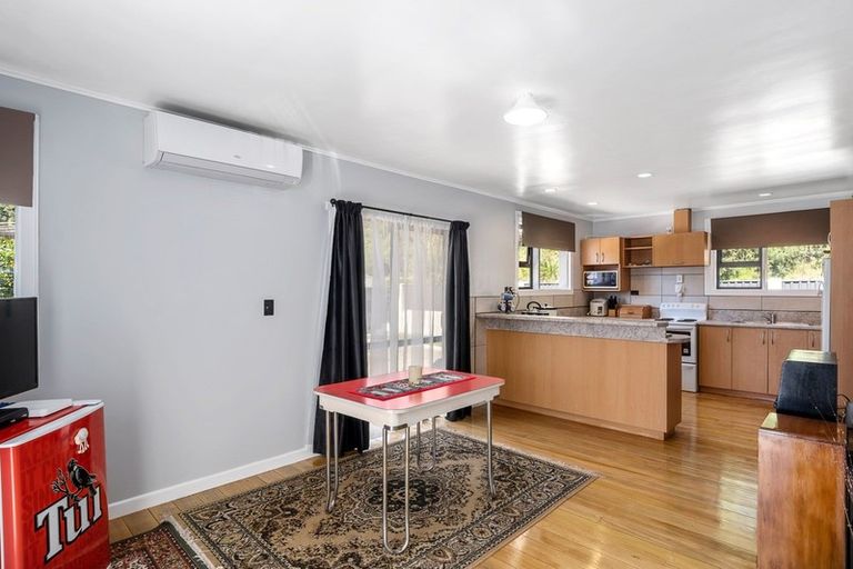 Photo of property in 76 Devon Street, Picton, 7220