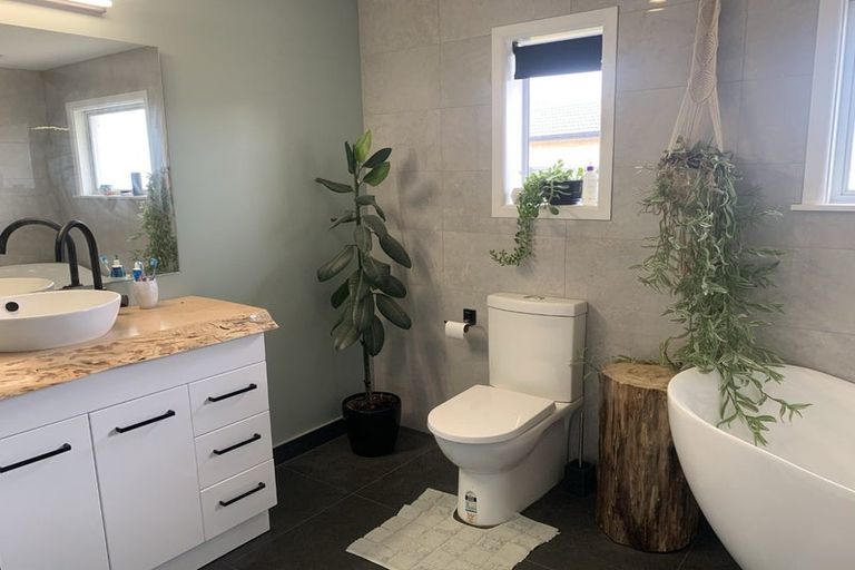 Photo of property in 15 Wilton Crescent, Bishopdale, Christchurch, 8053