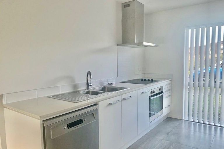 Photo of property in 15/10 Silver Moon Road, Albany Heights, Auckland, 0632